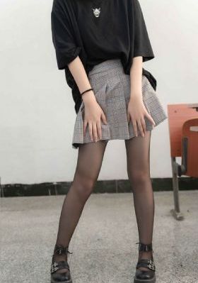 李自成把陈圆圆放在八仙桌前
